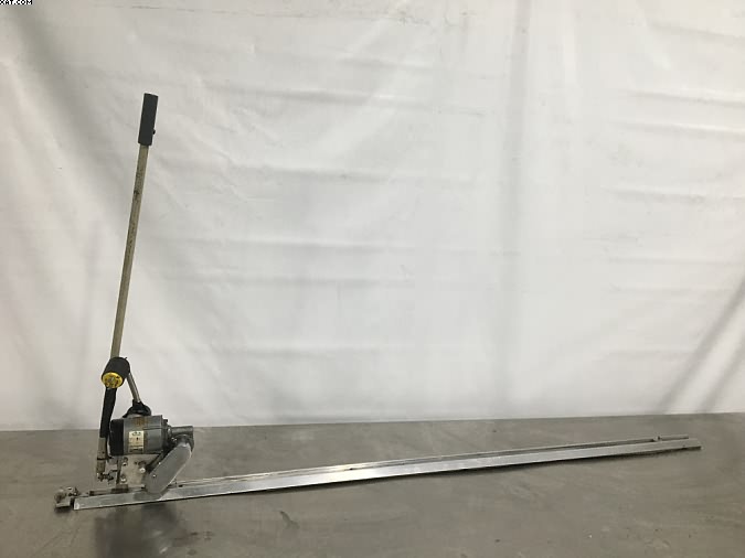 MINIROLLER Cross Cutter, 68" cut, on track with push handle,
